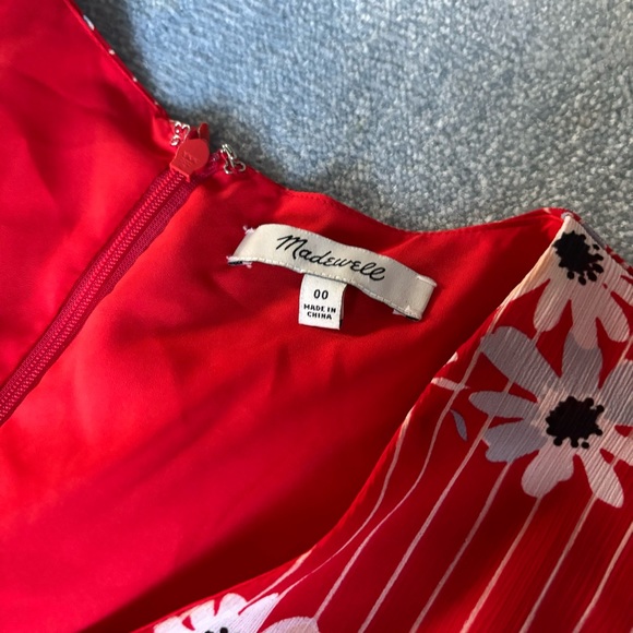 Madewell Button-Wrap Dress in Daisy Society - Picture 4 of 5